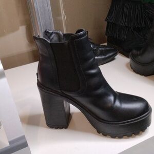 Diba True Women's Black Chunky Platform Chelsea Booties